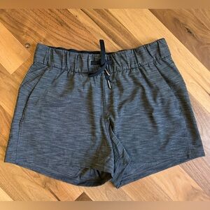 Lululemon (6) charcoal  OTF shorts
